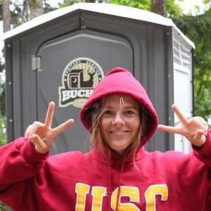 Meet your Posher, Loni